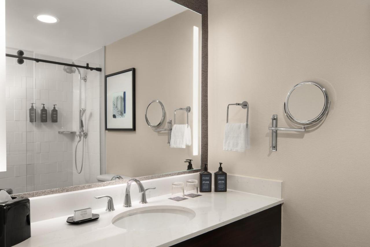 Sheraton Milwaukee Brookfield Ngoại thất bức ảnh