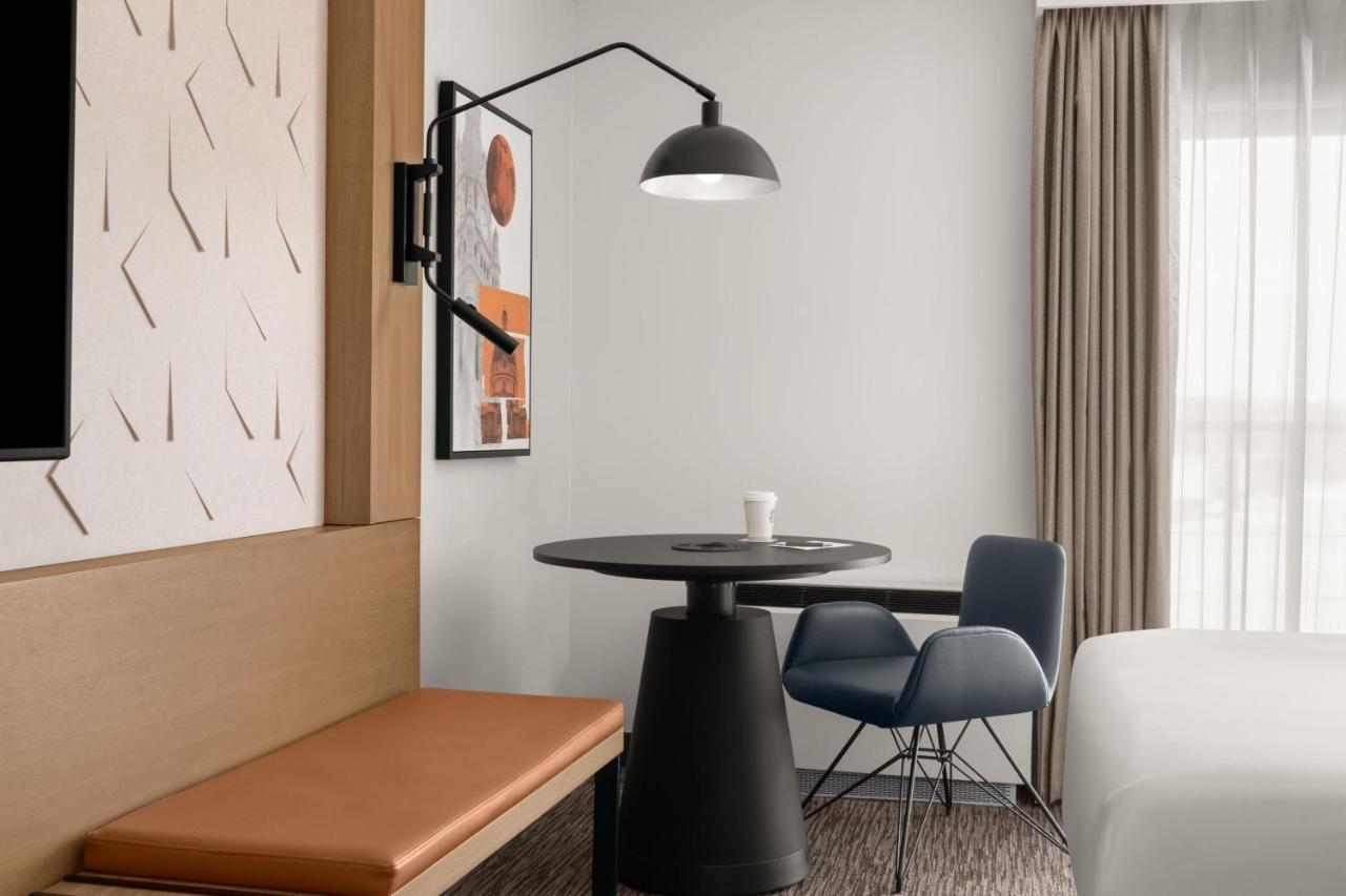 Sheraton Milwaukee Brookfield Ngoại thất bức ảnh