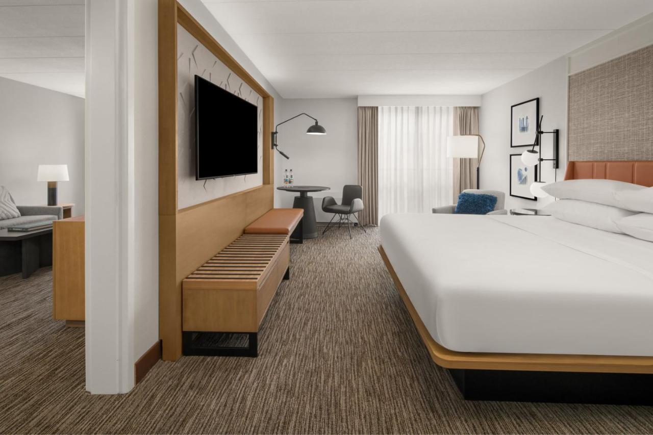 Sheraton Milwaukee Brookfield Ngoại thất bức ảnh