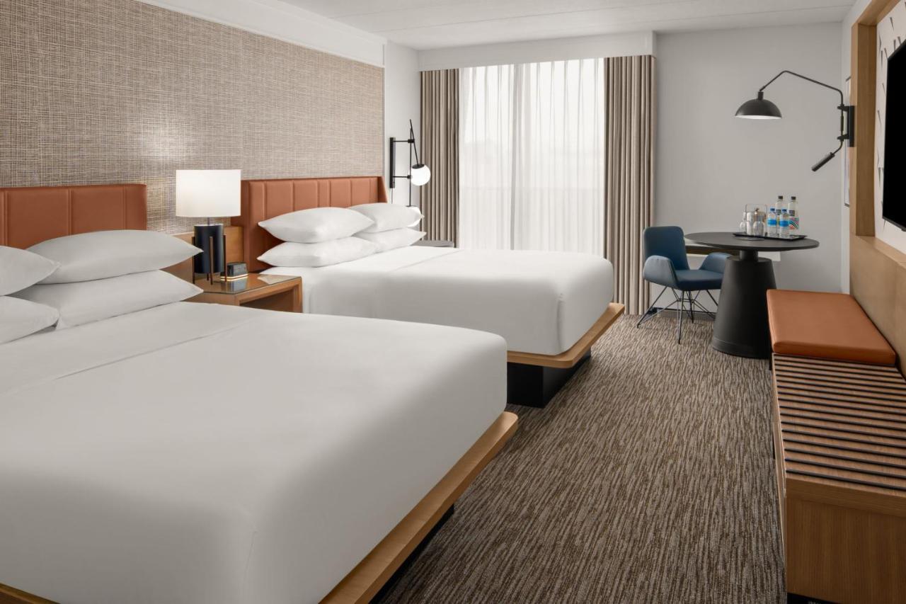 Sheraton Milwaukee Brookfield Ngoại thất bức ảnh