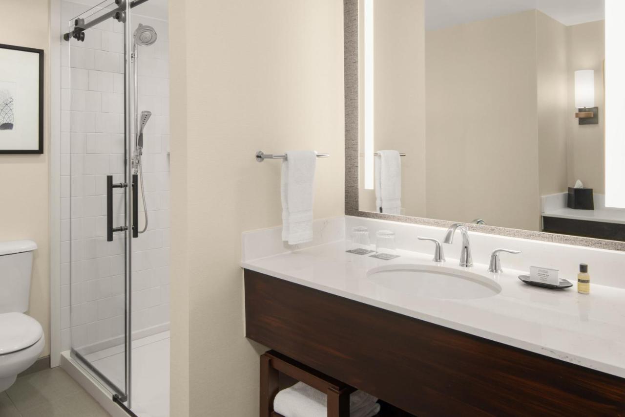 Sheraton Milwaukee Brookfield Ngoại thất bức ảnh