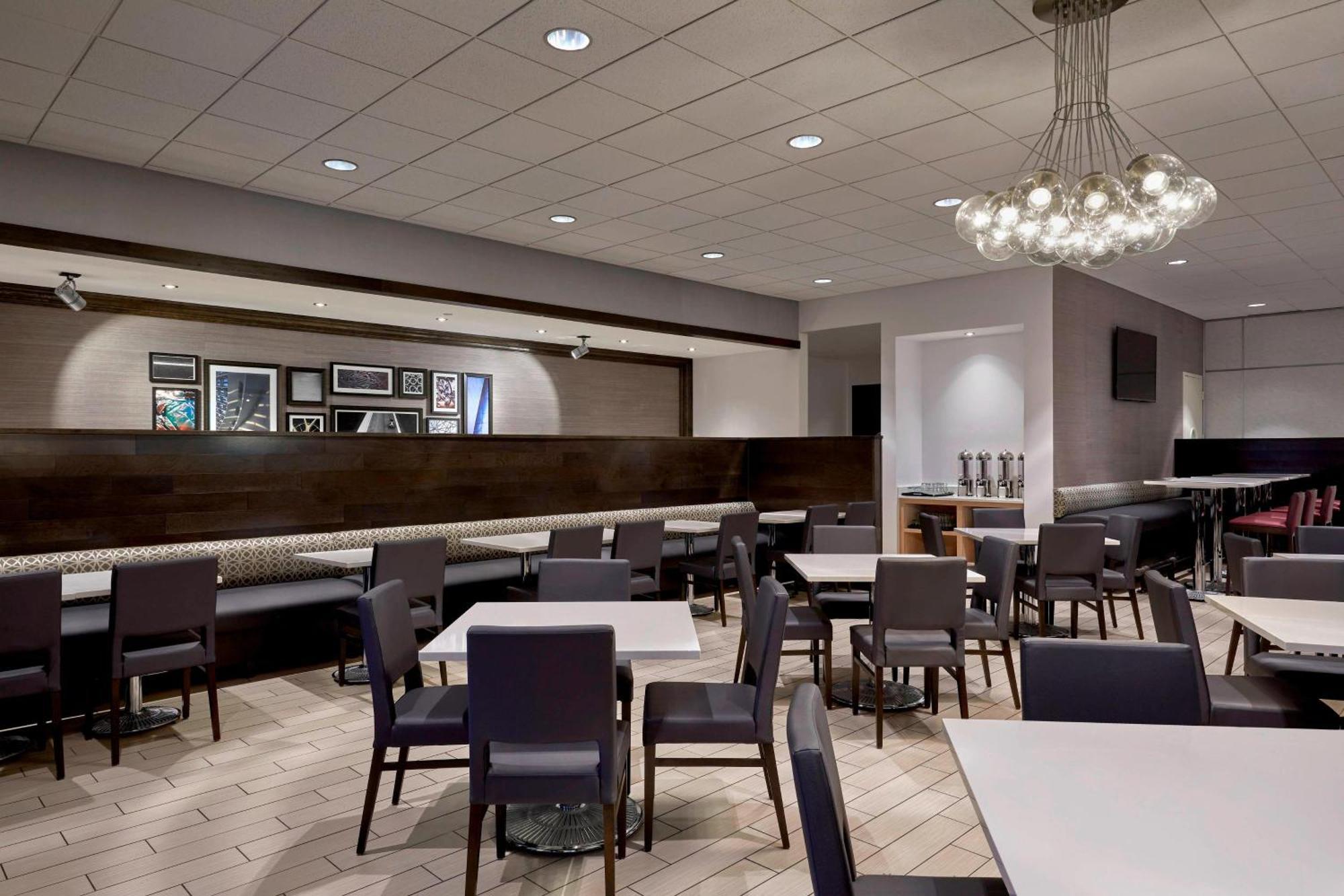 Sheraton Milwaukee Brookfield Ngoại thất bức ảnh