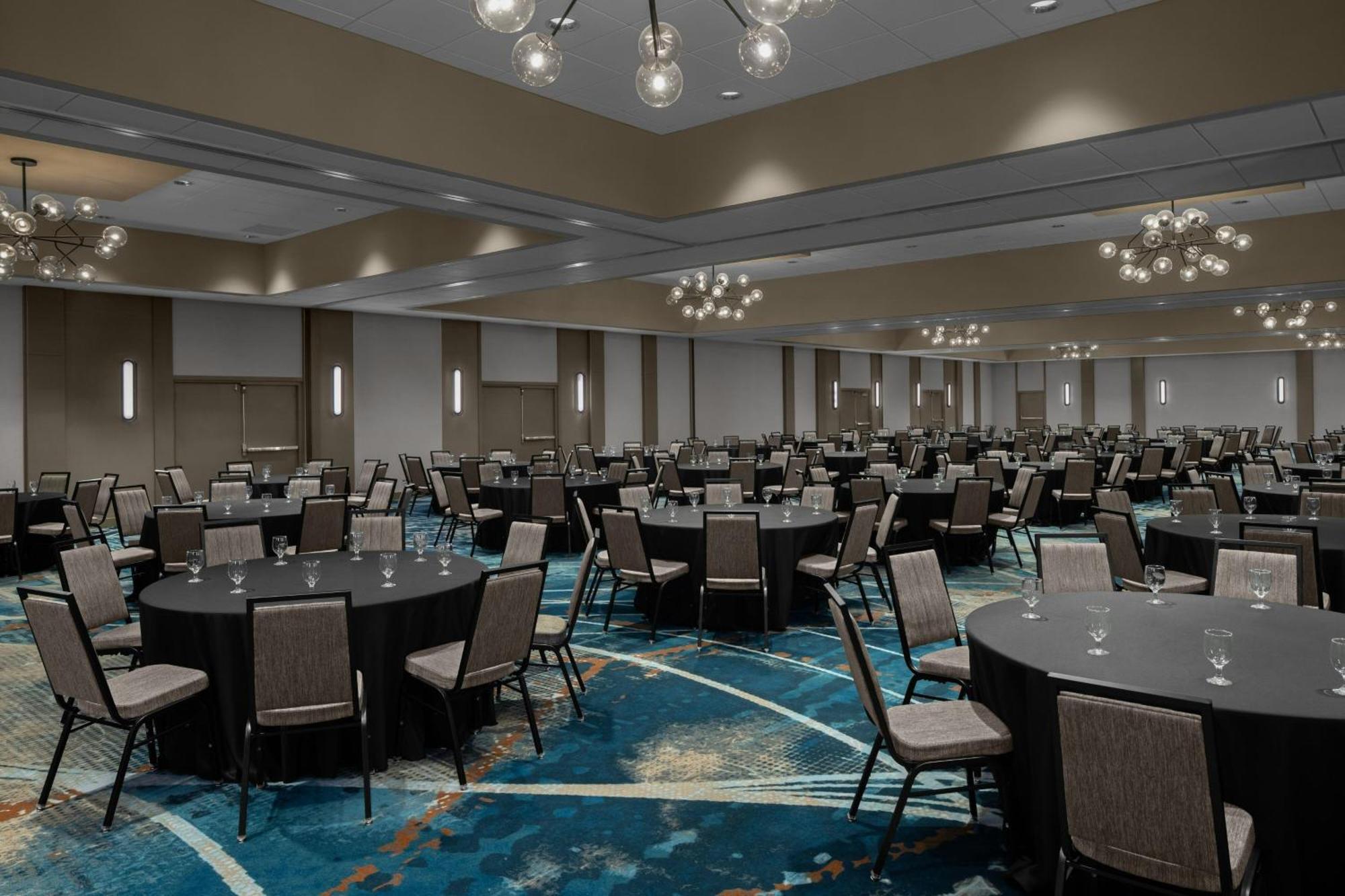 Sheraton Milwaukee Brookfield Ngoại thất bức ảnh