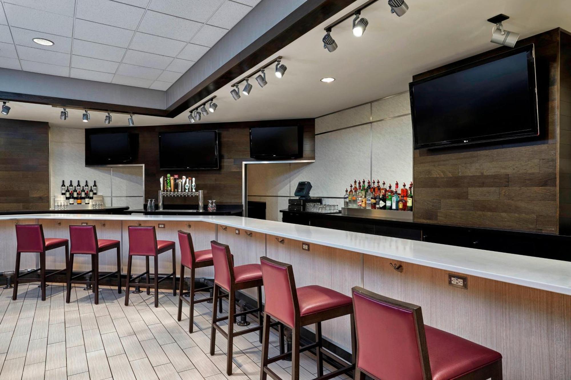 Sheraton Milwaukee Brookfield Ngoại thất bức ảnh