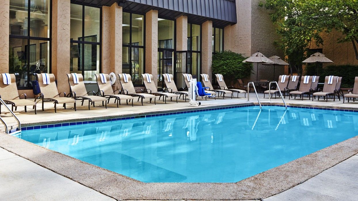 Sheraton Milwaukee Brookfield Ngoại thất bức ảnh