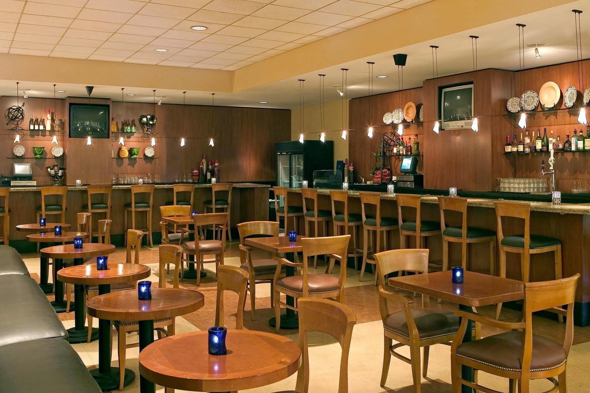 Sheraton Milwaukee Brookfield Ngoại thất bức ảnh